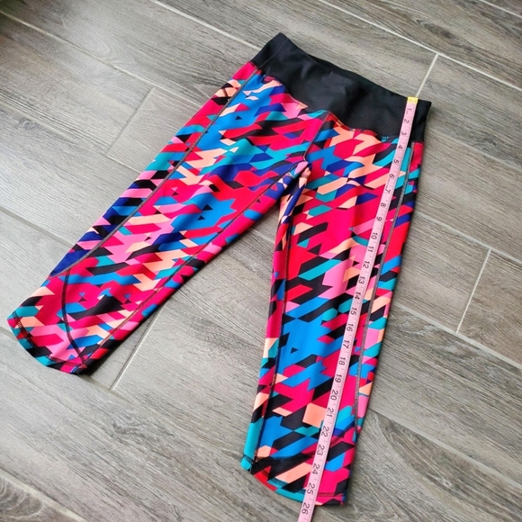 Zella Red, Blue & Black Geo Print Athletic Active Workout Capris - Sz XS - Picture 10 of 14
